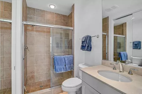Bath - 409 N Point Rd #803, Osprey, FL 34229 photo 4 of 5
