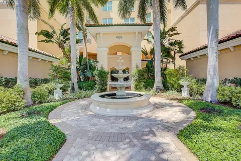 Exterior - 409 N Point Rd #803, Osprey, FL 34229 photo 2 of 12