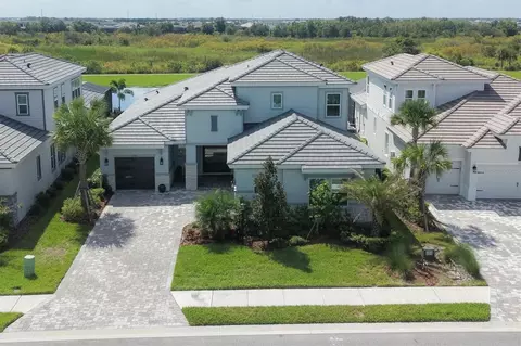 Exterior - 17122 Ranchside Pl, Bradenton, FL 34211 photo 2 of 16