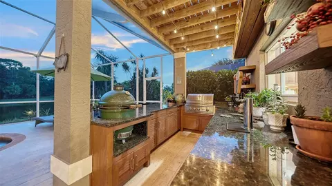 Kitchen - 907 Eagle Isle Ct, Osprey, FL 34229 photo 9 of 10