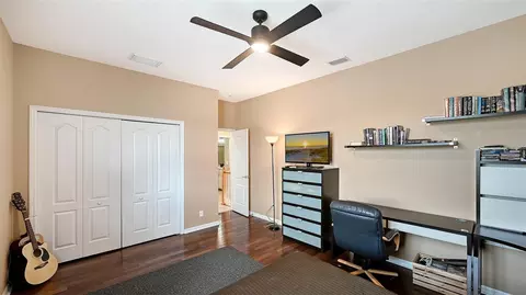 Bedroom - 907 Eagle Isle Ct, Osprey, FL 34229 photo 6 of 7
