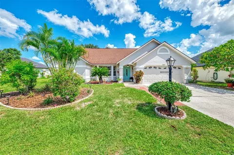 3911 77th Pl E, Sarasota, FL 34243