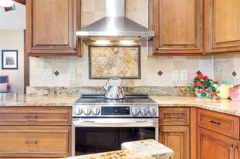 Kitchen - 3205 Wilderness Blvd E, Parrish, FL 34219 photo 5 of 7