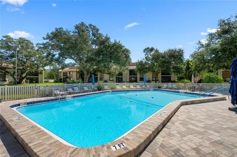 2756 Clubhouse Dr #202, Sarasota, FL 34232