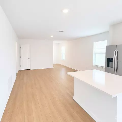 Living - 13005 Sassafras Trl, Parrish, FL 34219 photo 2 of 2