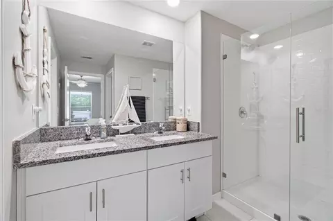 Bath - 10331 Blue Plume Ct, Riverview, FL 33578 photo 2 of 5