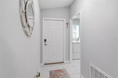 Entry Way - 10331 Blue Plume Ct, Riverview, FL 33578 photo 3 of 6
