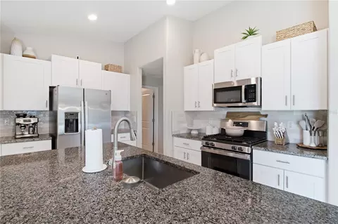 Kitchen - 10331 Blue Plume Ct, Riverview, FL 33578 photo 3 of 5