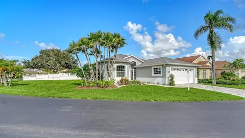 4444 Edinbridge Cir #121, Sarasota, FL 34235
