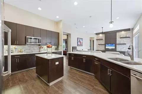 Kitchen - 1568 Hickory View Cir, Parrish, FL 34219 photo 2 of 6
