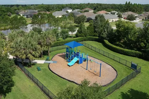 View/Area - 1568 Hickory View Cir, Parrish, FL 34219 photo 12 of 13