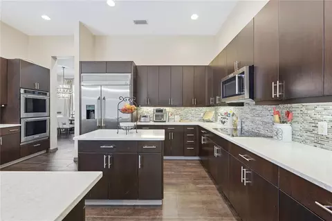 Kitchen - 1568 Hickory View Cir, Parrish, FL 34219 photo 4 of 6