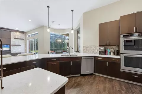 Kitchen - 1568 Hickory View Cir, Parrish, FL 34219 photo 5 of 6