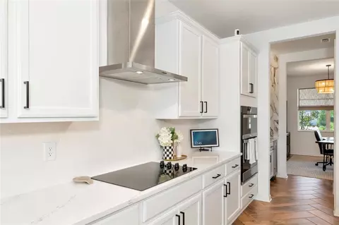 Kitchen - 8736 Windlass Cv, Parrish, FL 34219 photo 5 of 10