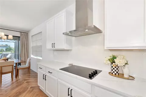 Kitchen - 8736 Windlass Cv, Parrish, FL 34219 photo 6 of 10