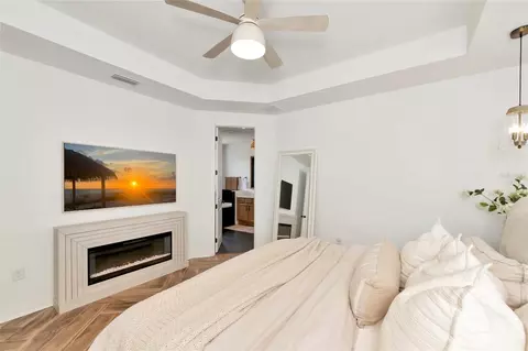 Bedroom - 8736 Windlass Cv, Parrish, FL 34219 photo 2 of 7