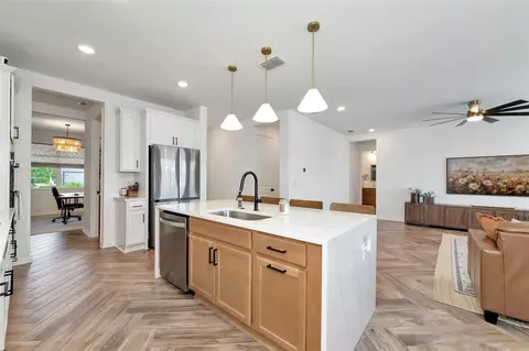 Kitchen - 8736 Windlass Cv, Parrish, FL 34219 photo 3 of 10