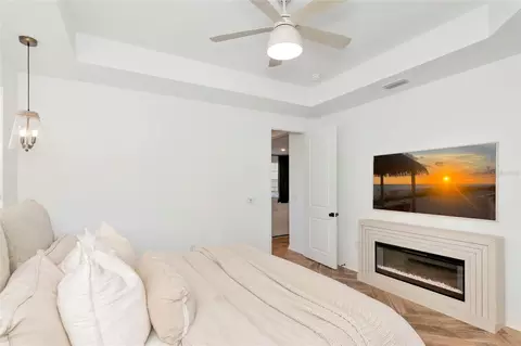 Bedroom - 8736 Windlass Cv, Parrish, FL 34219 photo 3 of 7