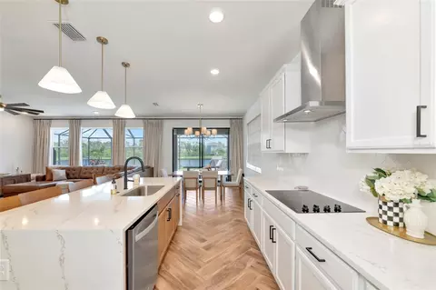 Kitchen - 8736 Windlass Cv, Parrish, FL 34219 photo 8 of 10