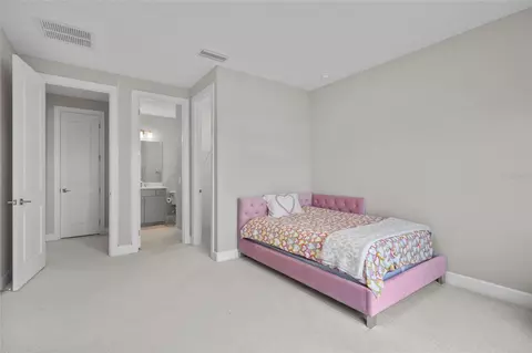 Bedroom - 5855 Silverside Pine Ct, Bradenton, FL 34211 photo 7 of 7