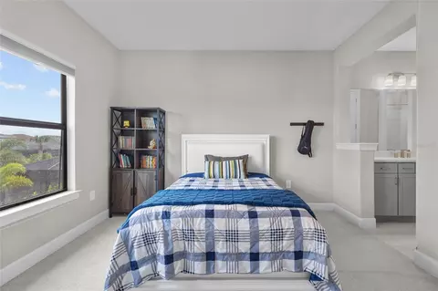 Bedroom - 5855 Silverside Pine Ct, Bradenton, FL 34211 photo 5 of 7