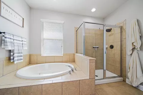 Bath - 11220 77th St E, Parrish, FL 34219 photo 3 of 4