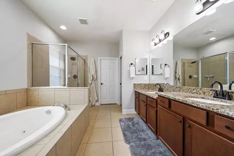 Bath - 11220 77th St E, Parrish, FL 34219 photo 2 of 4