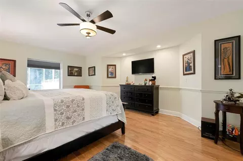 Bedroom - 586 Oak Bay Dr, Osprey, FL 34229 photo 2 of 3