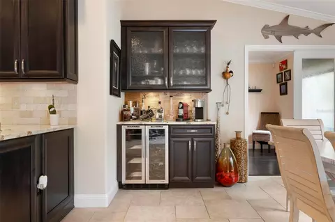 Kitchen - 586 Oak Bay Dr, Osprey, FL 34229 photo 5 of 5