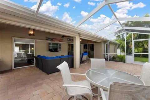 Exterior - 586 Oak Bay Dr, Osprey, FL 34229 photo 7 of 8
