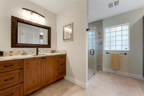 Bath - 586 Oak Bay Dr, Osprey, FL 34229 photo 1 of 4