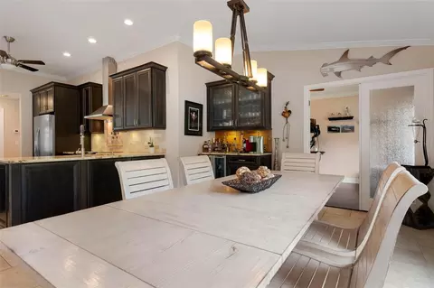 Dining - 586 Oak Bay Dr, Osprey, FL 34229 photo 2 of 2