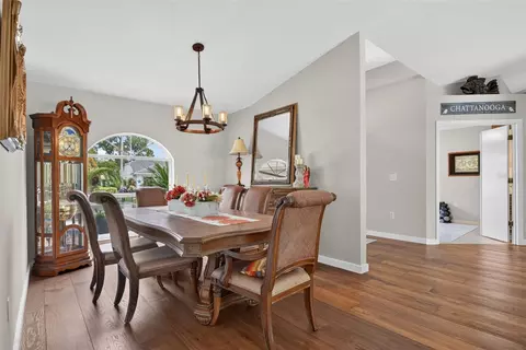 Dining - 5924 Java Plum Ln, Bradenton, FL 34203 photo 2 of 4