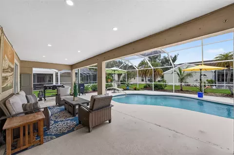 Exterior - 5924 Java Plum Ln, Bradenton, FL 34203 photo 4 of 20