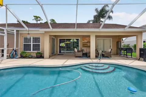 Exterior - 5924 Java Plum Ln, Bradenton, FL 34203 photo 8 of 20