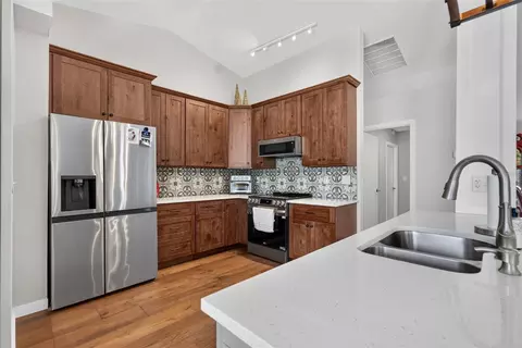 Kitchen - 5924 Java Plum Ln, Bradenton, FL 34203 photo 3 of 8