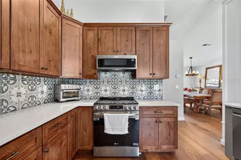 Kitchen - 5924 Java Plum Ln, Bradenton, FL 34203 photo 4 of 8