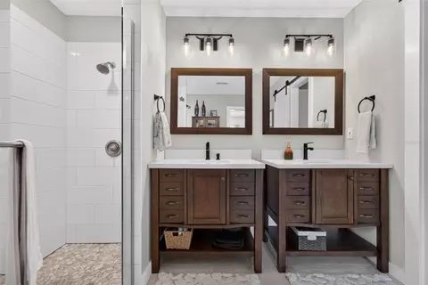 Bath - 5924 Java Plum Ln, Bradenton, FL 34203 photo 2 of 4