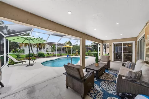 Exterior - 5924 Java Plum Ln, Bradenton, FL 34203 photo 6 of 20