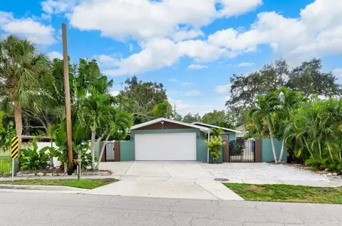 2598 Wood St, Sarasota, FL 34237