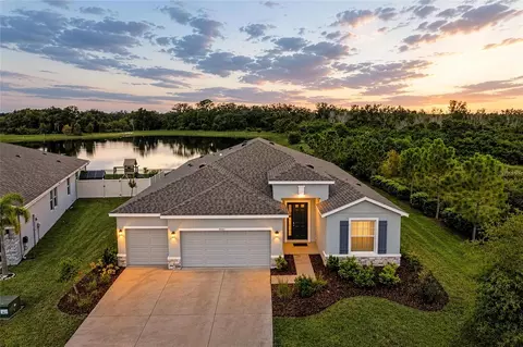 Exterior - 11007 Tamarack Pl, Parrish, FL 34219 photo 6 of 8