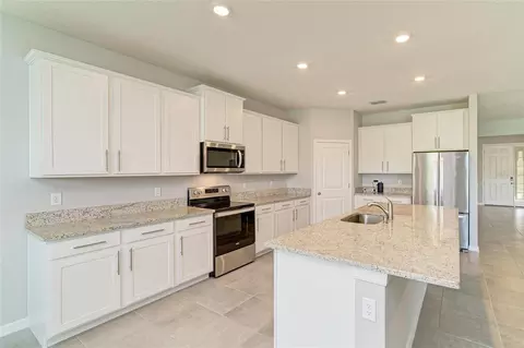 Kitchen - 11007 Tamarack Pl, Parrish, FL 34219 photo 2 of 3