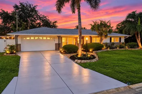 3710 Duncan Pl, Sarasota, FL 34239