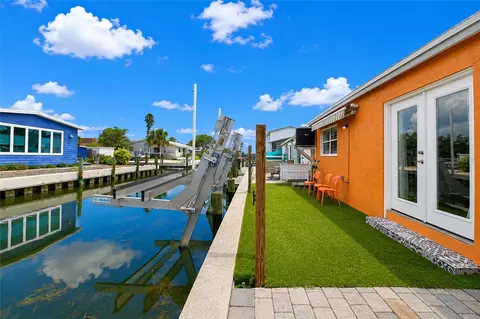 729 Saint Judes Dr S #2, Longboat Key, FL 34228
