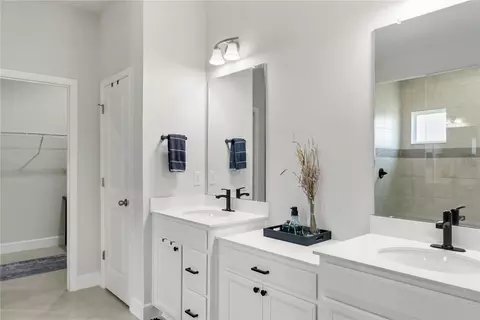 Bath - 6112 115th Ave E, Parrish, FL 34219 photo 3 of 6