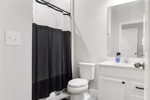 Bath - 6112 115th Ave E, Parrish, FL 34219 photo 2 of 6