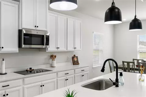 Kitchen - 6112 115th Ave E, Parrish, FL 34219 photo 3 of 4