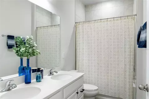 Bath - 6112 115th Ave E, Parrish, FL 34219 photo 1 of 6
