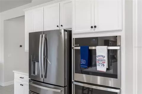 Kitchen - 6112 115th Ave E, Parrish, FL 34219 photo 4 of 4