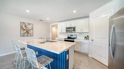Kitchen - 10402 Charlotte Dr, Parrish, FL 34219 photo 5 of 6